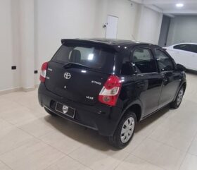 Semi-novo 2014/2014 Toyota ETIOS XS 1.5 Flex 16V 5p Mec.