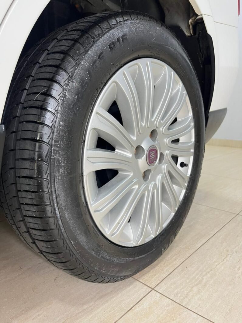 
								Grand Siena ESSENCE Dual. 1.6 Flex 16V full									