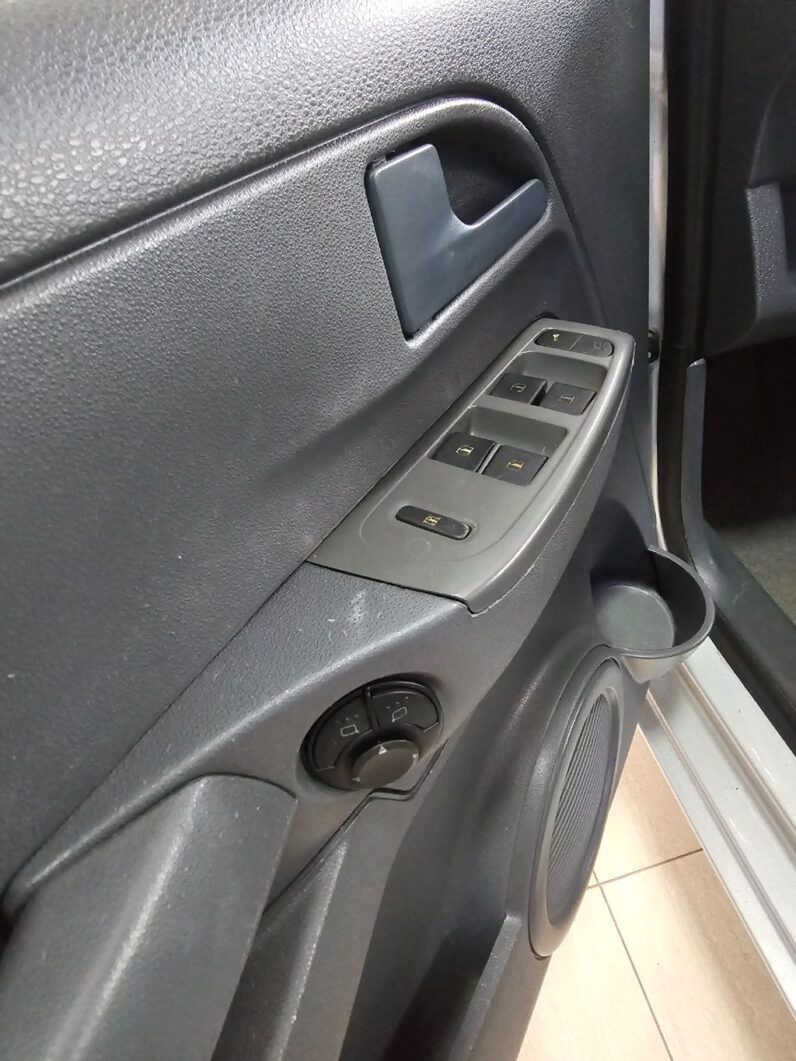 Fox Plus 1.6Mi  1.6Mi Total Flex 8V 4p