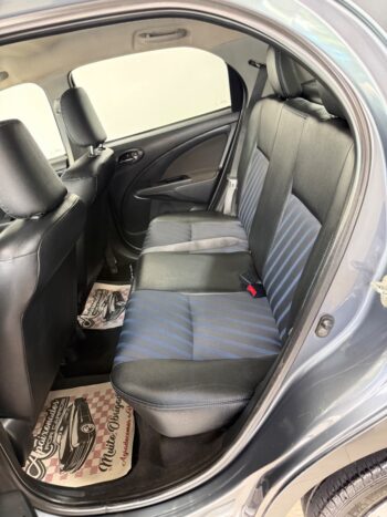 Carros selecionados em Limeira com laudo e procedência garantida.”