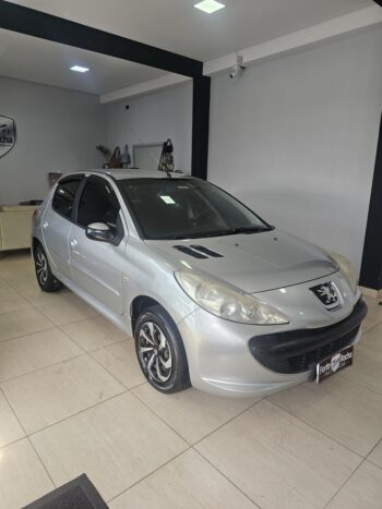 Carros selecionados em Limeira com laudo e procedência garantida.”