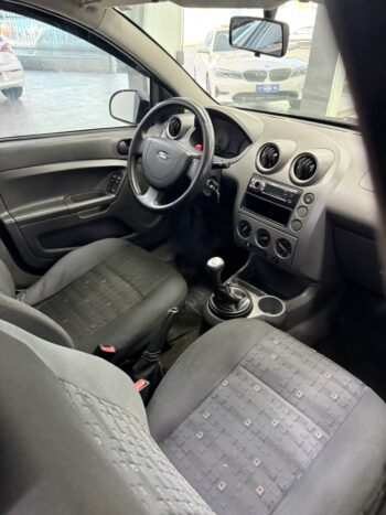 Carros selecionados em Limeira com laudo e procedência garantida.”