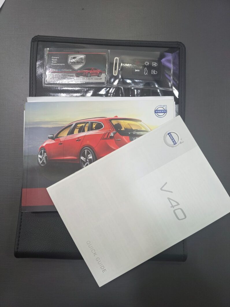 V40 T-4 MOMENTUM 2.0 Aut.