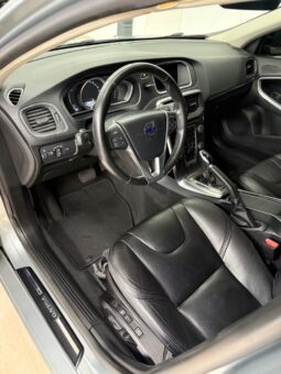 V40 T-4 MOMENTUM 2.0 Aut.