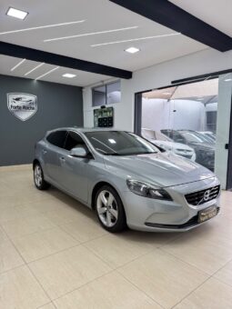 V40 T-4 MOMENTUM 2.0 Aut.