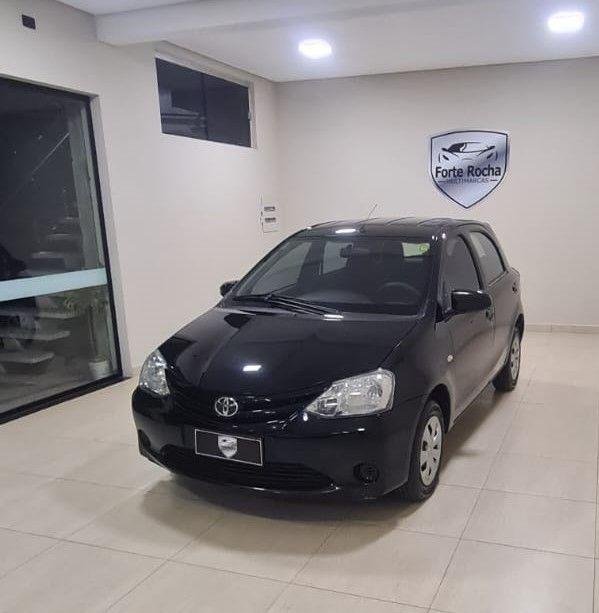Toyota Etios Hatch 1.5 16V 4P Flex Xs 2014